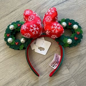 Disney Parks Wreath Ears *new with tags*